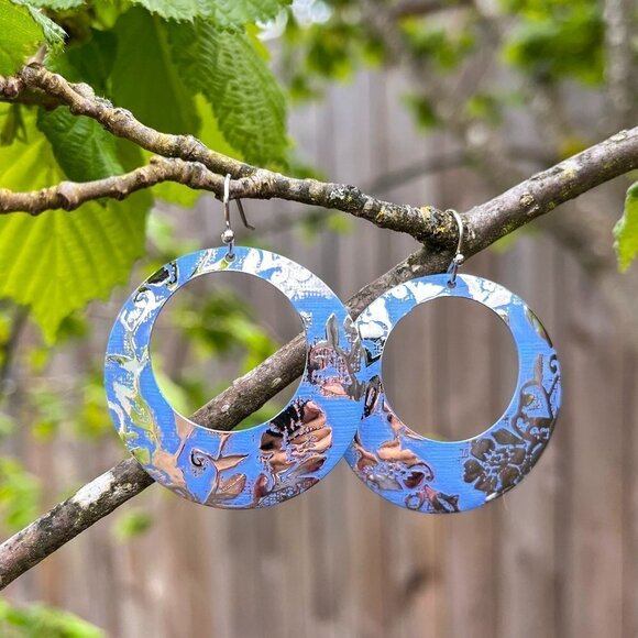 Silver Circle Blue Pattern Earrings - Picture 5 of 5